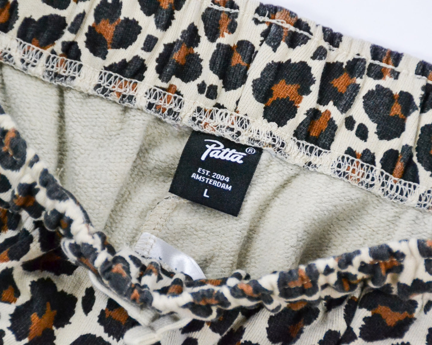 Patta Shorts L - Large Leopard Print