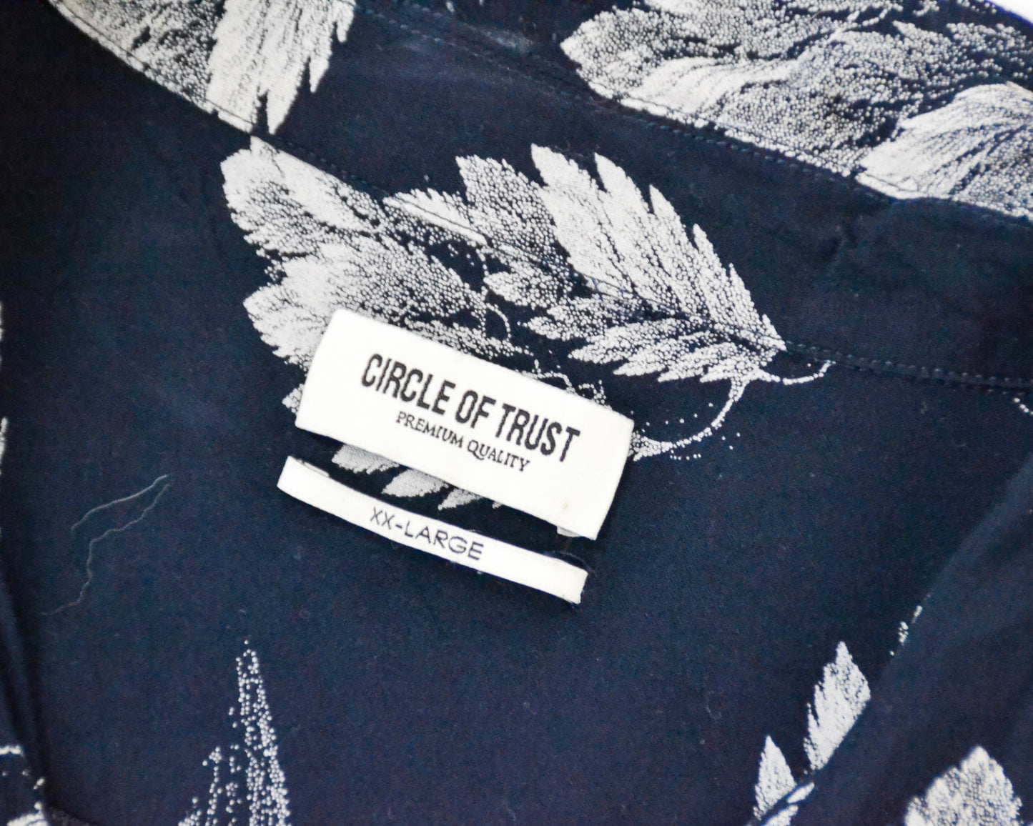 CIRCLE OF TRUST Shirt XXL Black with White Plant Pattern