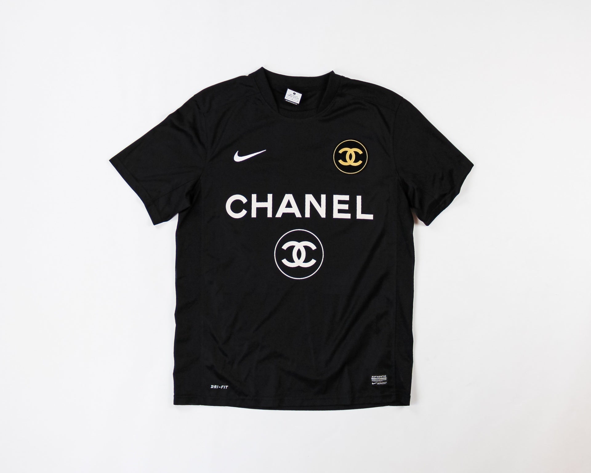 NIKE CHANEL ナイキ シャネル Tシャツ 黒 L Nike X Chanel - Football Jersey - Black - size: L – Circlo