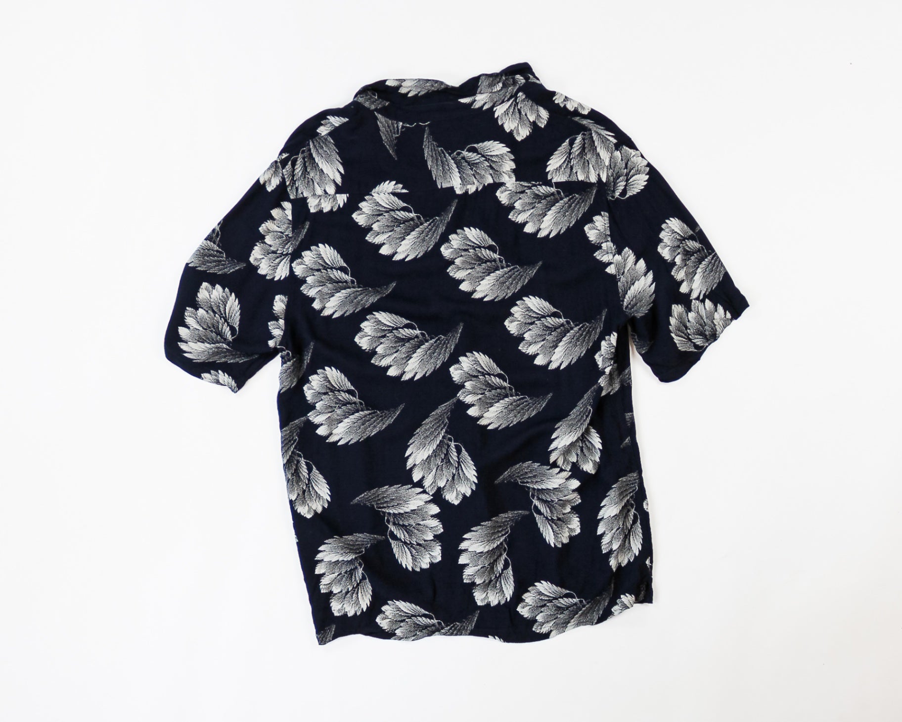 CIRCLE OF TRUST Shirt XXL Black with White Plant Pattern