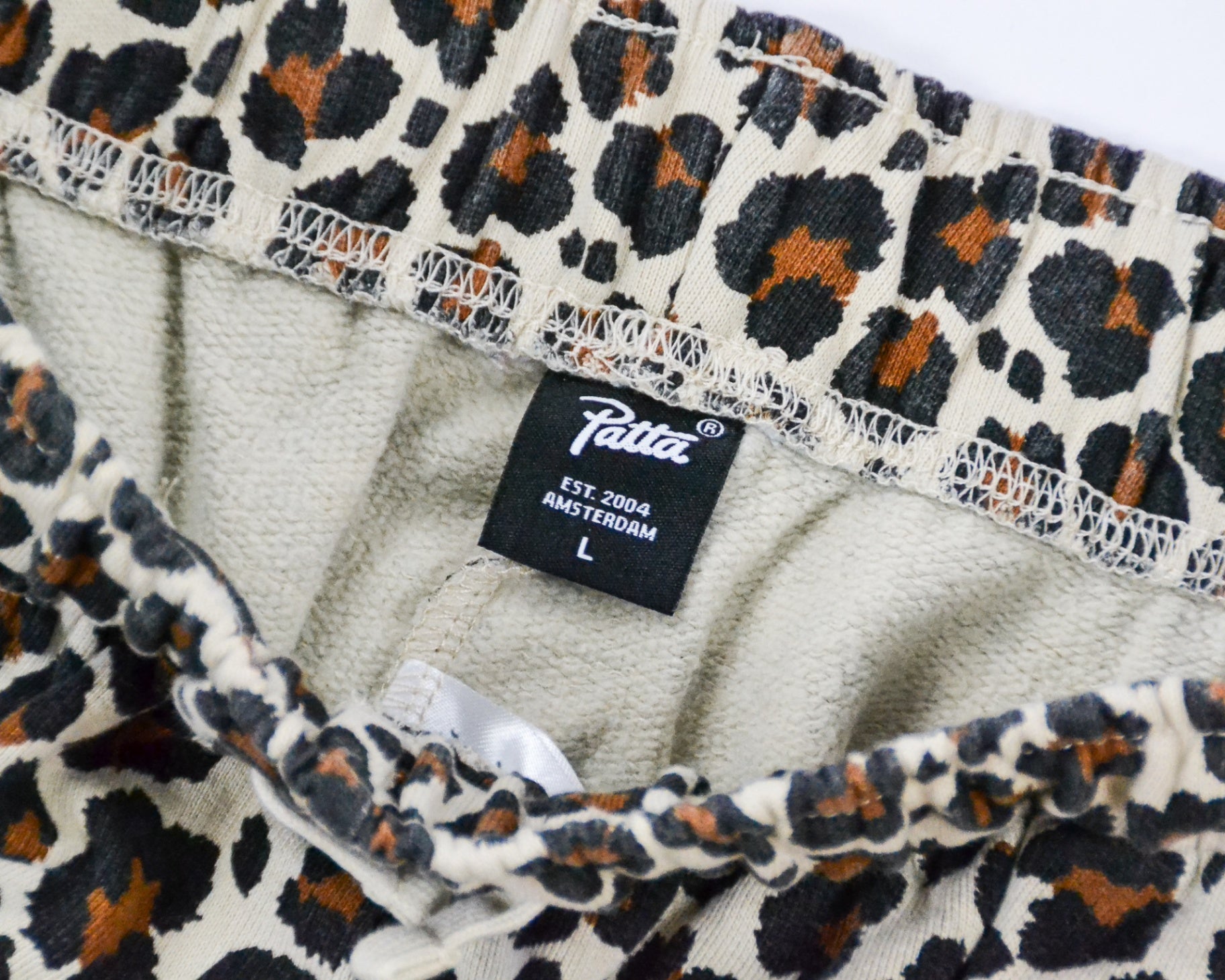 Patta Shorts L - Large Leopard Print