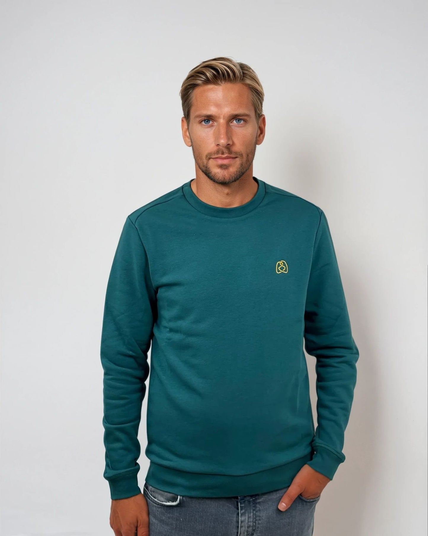 Circlo Essential Crew Sweater